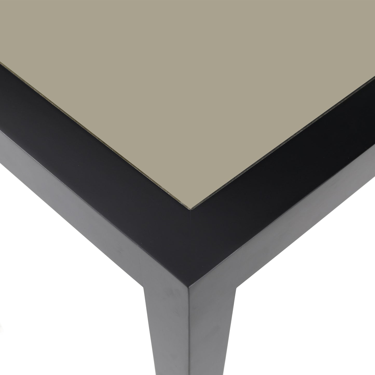 طاولة نهاية باريس | دونغيا