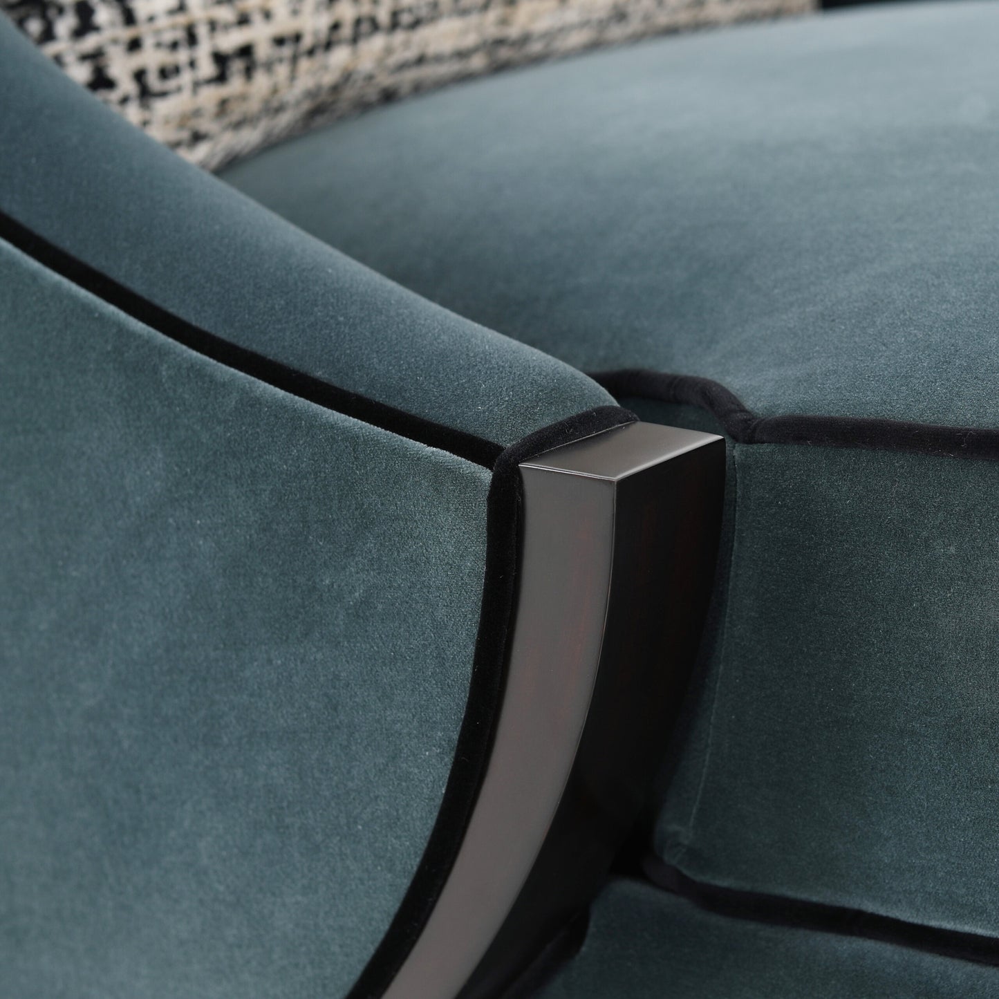 Val Dlsere Chair | Christopher Guy