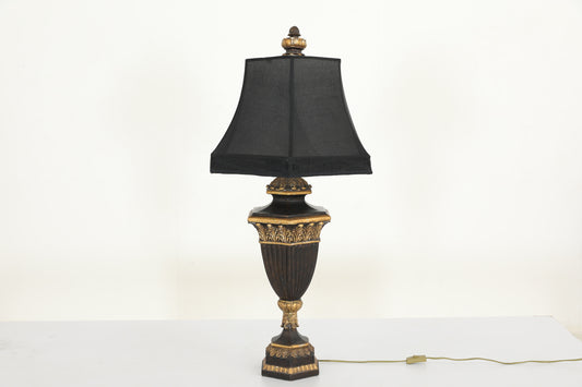 مصباح طاولة مريم