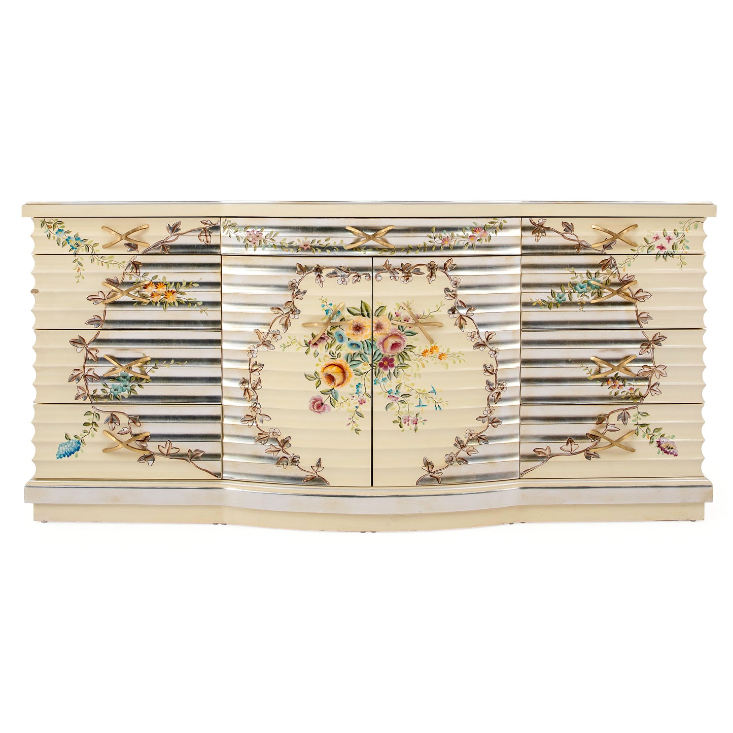 خزانة ملابس ملكية فضية