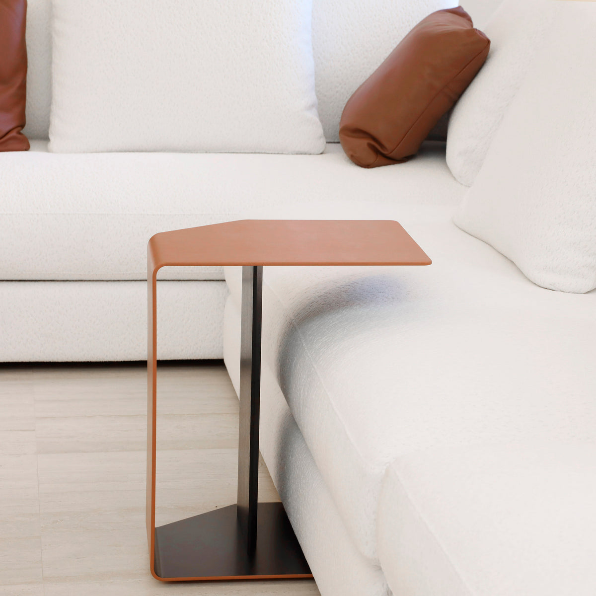 SLICE SIDE TABLE