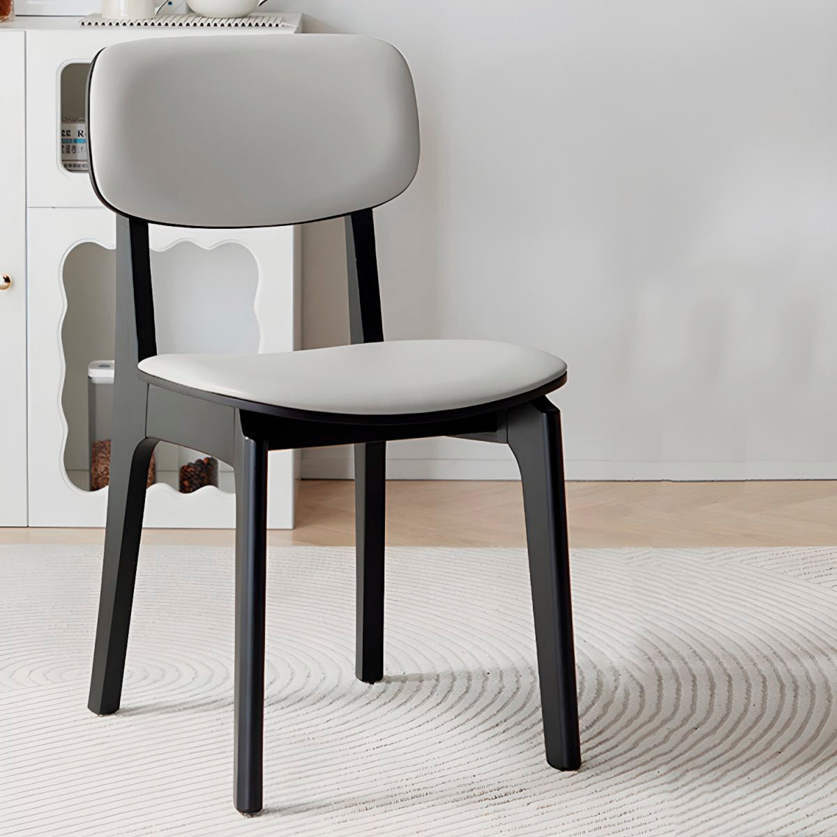 UNITY DINING TABLE / LEAF DINING CHAIR