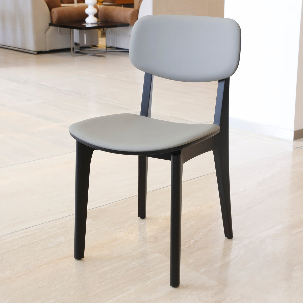 UNITY DINING TABLE / LEAF DINING CHAIR